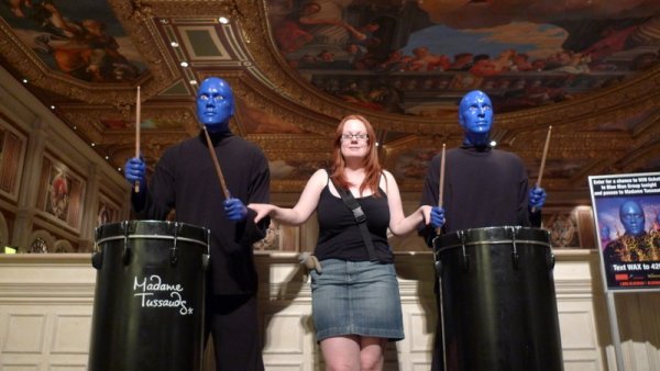 Lisa and the Blue Men