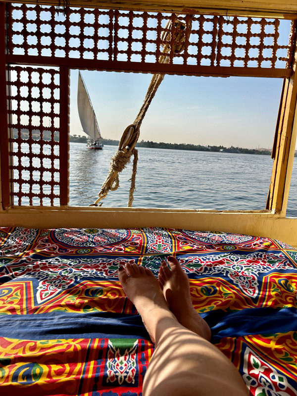 Floating. In de Nile