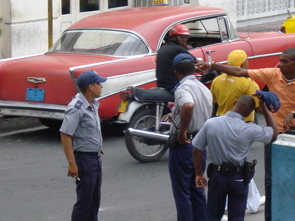 Policia in Santiago