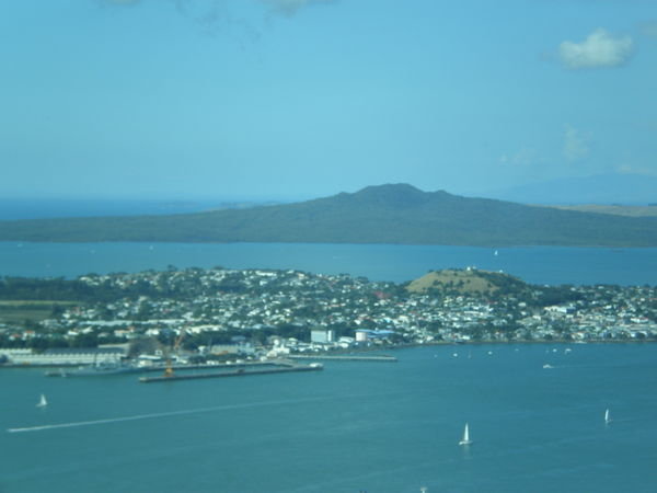 800 year  Volcano accross Auckland bay