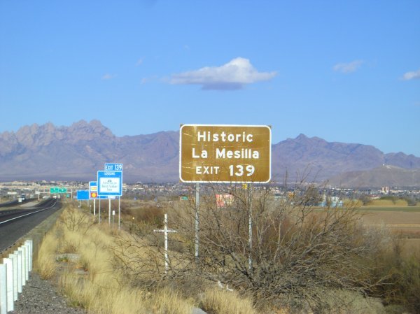 Old Mesilla Schild am Highway