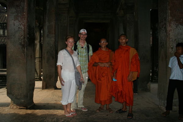 Are pic w/monks