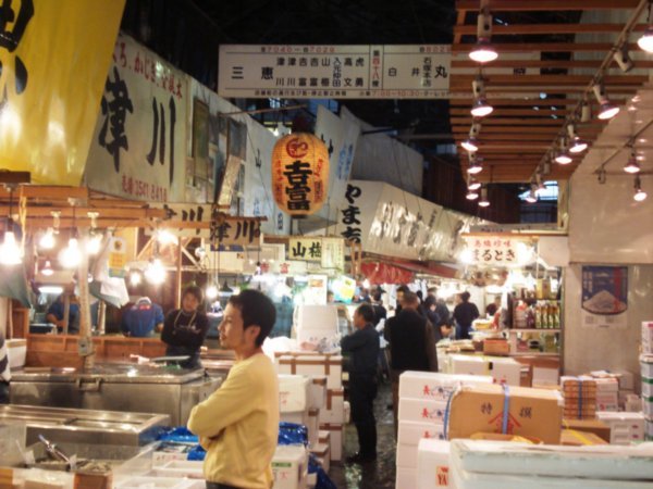 Craziness of the Tsujuki fish market