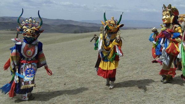 Dancers on Mount Khundlun