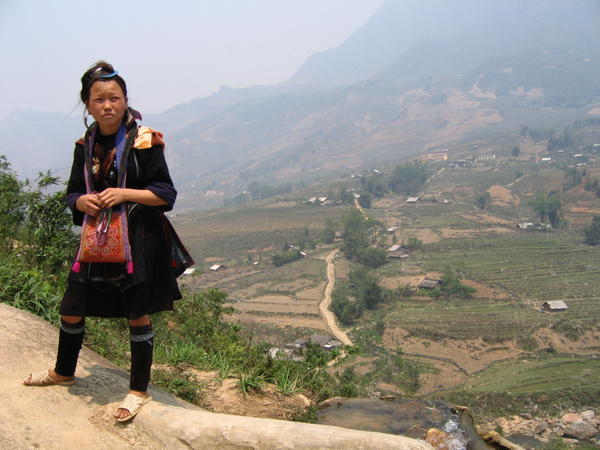 Femme appartenant à la tribu des Hmong Noirs