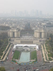 Vue sur les Jardins de Trocadéro du haut de la tour Eiffel