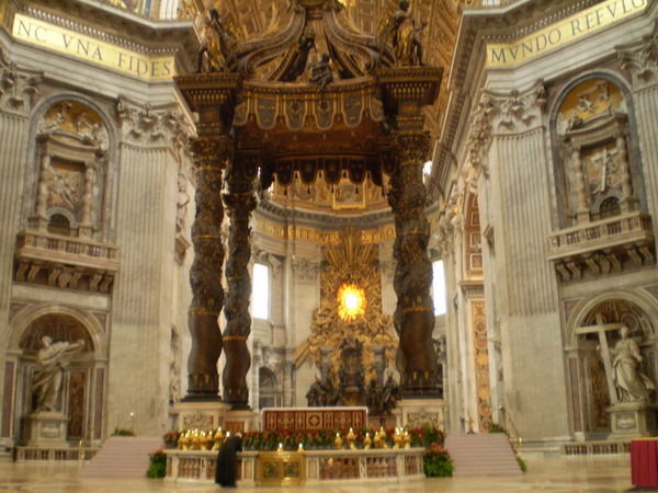 Bellini's bronze baldachin, inside St Peters