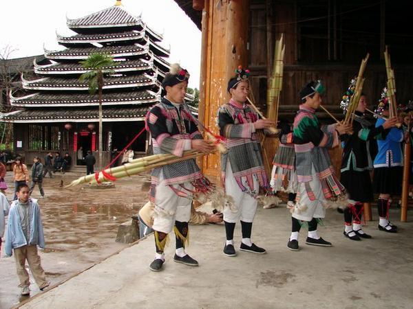 Performance at Chengyang area