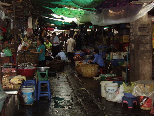 Market in Phomh Penh