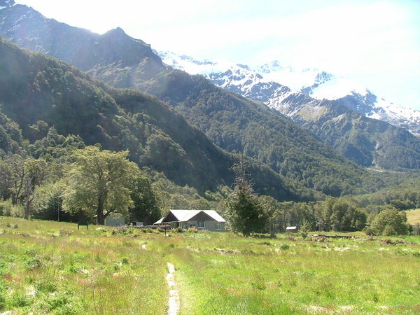 The hut we walked to at Mt Aspiring