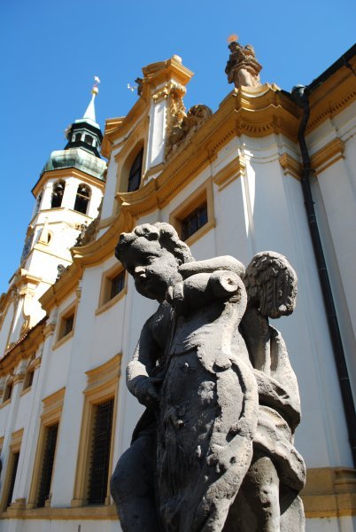 Statue in front of the Loreta Church