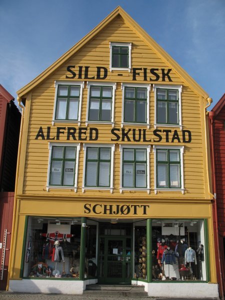 Yellow building in Bryggen