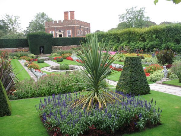 Gardens at Hampton Court Palace