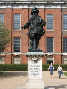 Statue at Kensington Palace