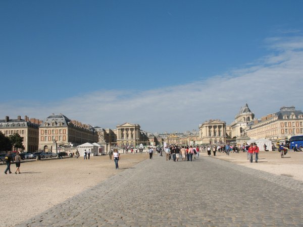 The massive front entrance to Versailles