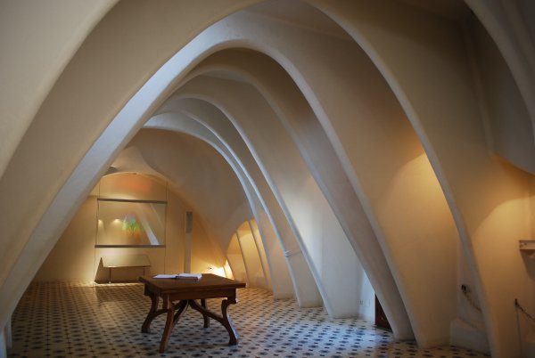 The beautiful curved lines found in the interior of Casa Batllo 