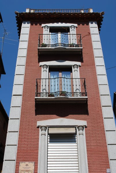 Narrow building in Toledo