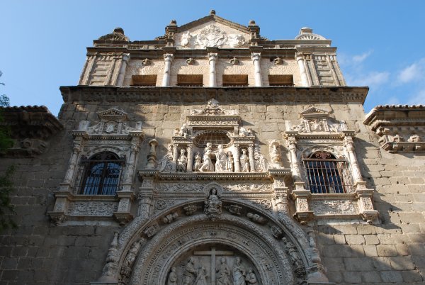 Exterior of the Santa Cruz Museum in Toledo