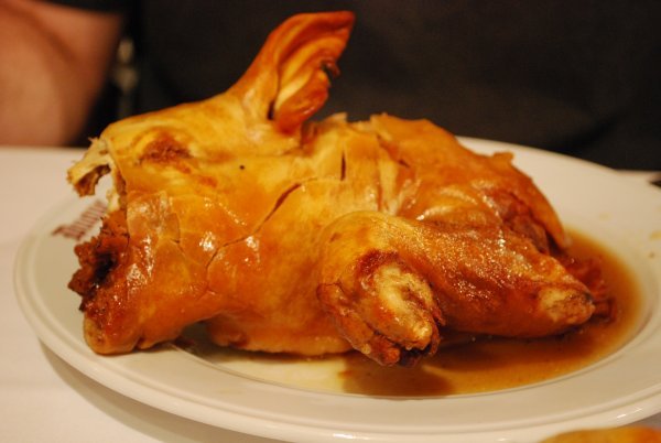 Roast suckling pig at Restaurante Duque 