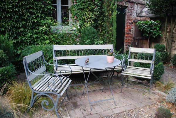 Outdoor seating at La Cour Sainte Catherine in Honfleur