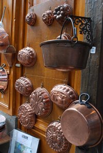 Copper items for sale in Villedieu-les-Poeles