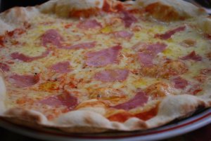 Yummy pizza in Villefranche-sur-Mer 