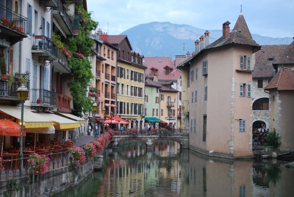 Riverside reflections in Annecy