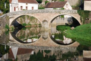 Bridge reflection in Semur-en-Auxois