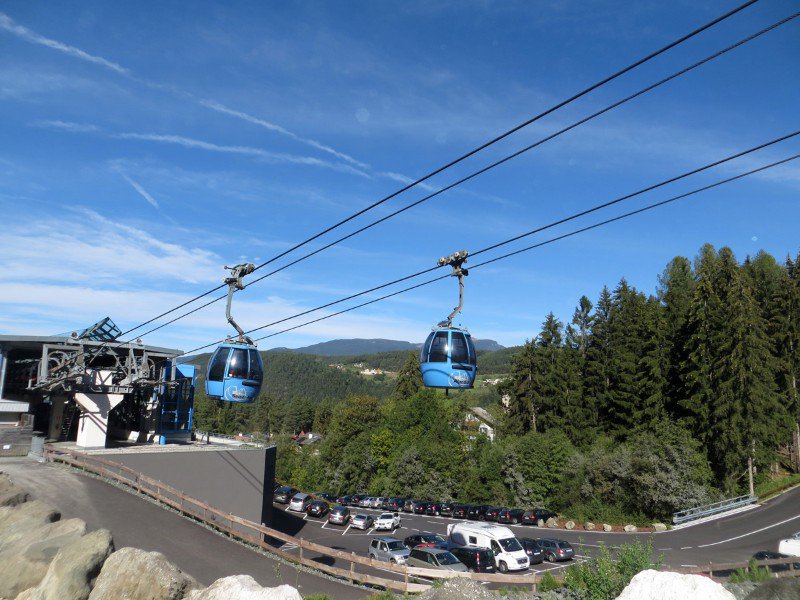 Cable car up to Alpe di Suissi