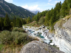 View of the Lillaz waterfalls from the top, Gran Paradiso National Park