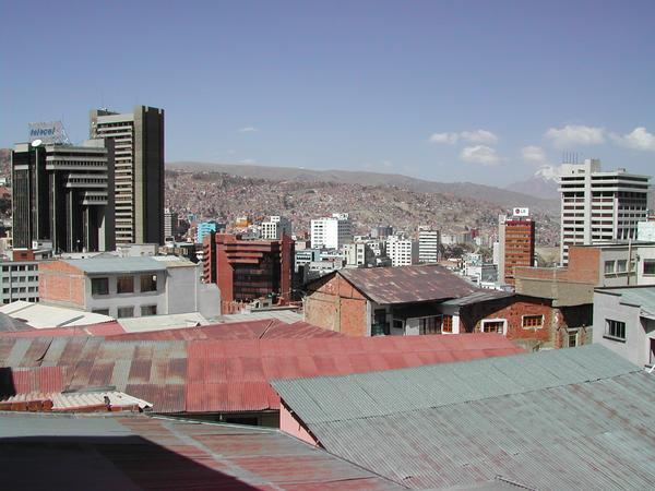 Pohlad na La Paz z okna hotelu