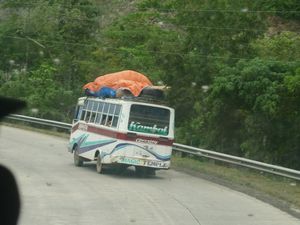 Sabang - leaning bus