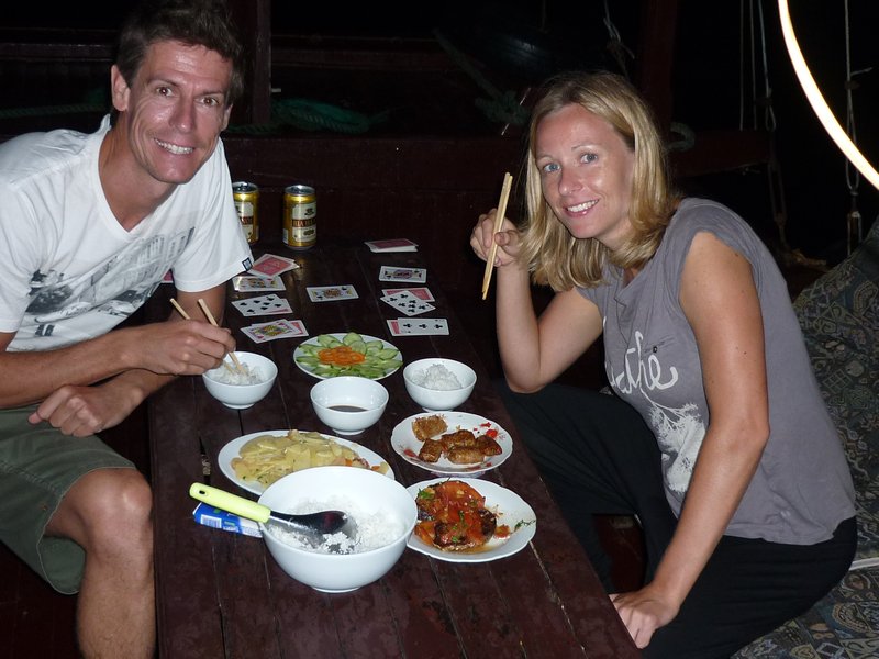 VIETNAM: Halong Bay Tour - Dinner for 2 