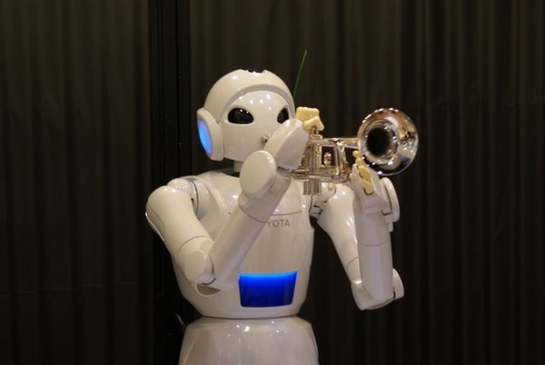 Trumpet playing robot