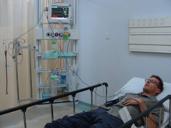 Being admitted to hospital in Kota Kinabalu (Borneo, Malaysia)