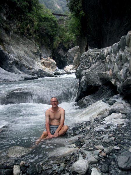 Enjoying the wild Wenshan hot springs (Taroko Gorge, Taiwan)