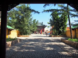Gandan Tegchenling Monastery