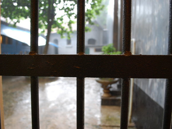 Gevangen Door de Regen
