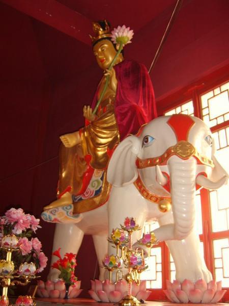 Inside the main temple at Five Dragon Hill