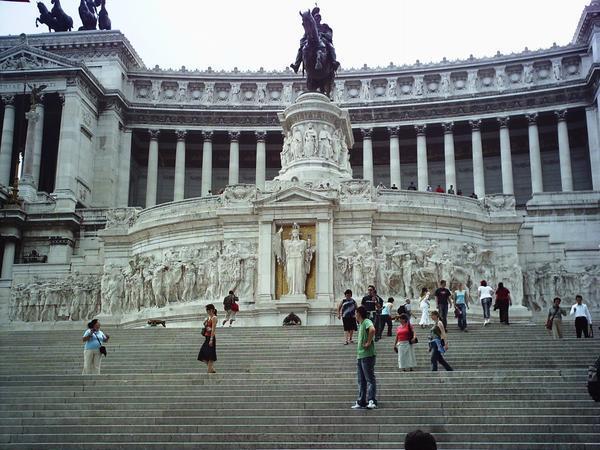 Vittorio Emanuele II Rome: The largest typewriter in the world