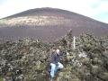 Jardin de lava y volcan "calentito" detras