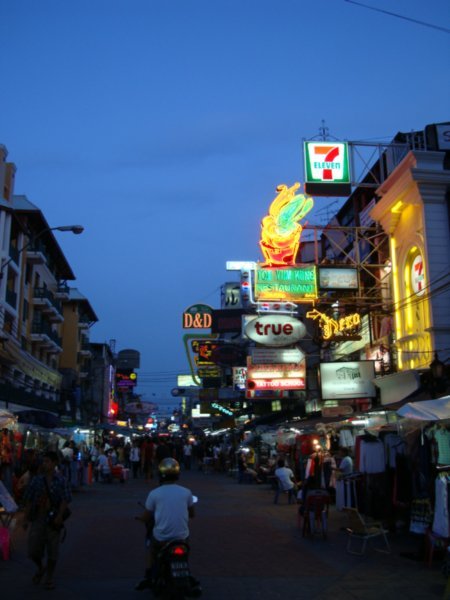 Khao San at night