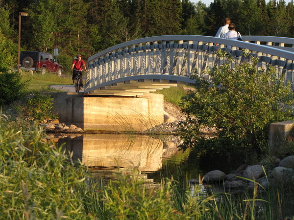 walk bridge on the Umphreville trail