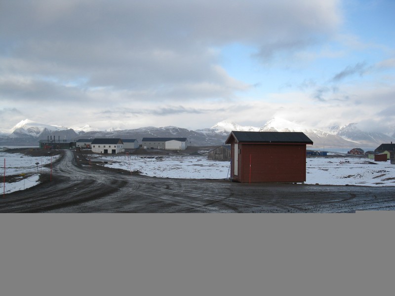 13) The end of town - Ny Ålesund