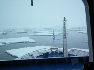  Crossing the Antarctic Circle (66°33'S)