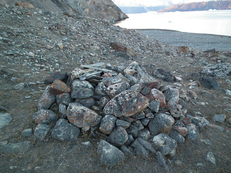 Inuit grave site