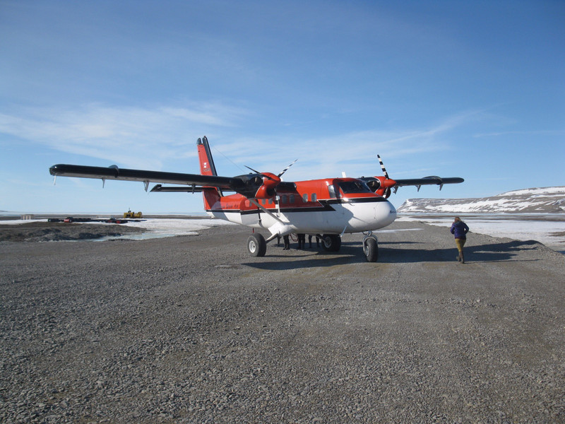 Twin Otter at Arctic Watch