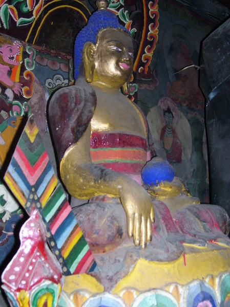 Budha statue in the odl gompa in Manang