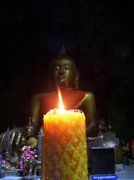 Budha in d'cave
