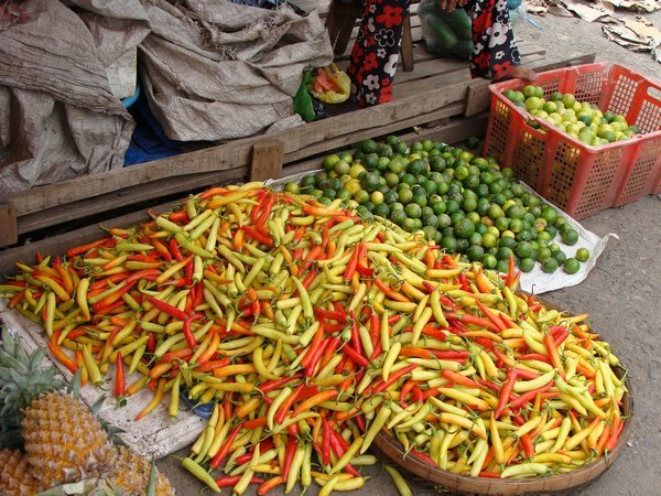 Cai Be market - chillies?